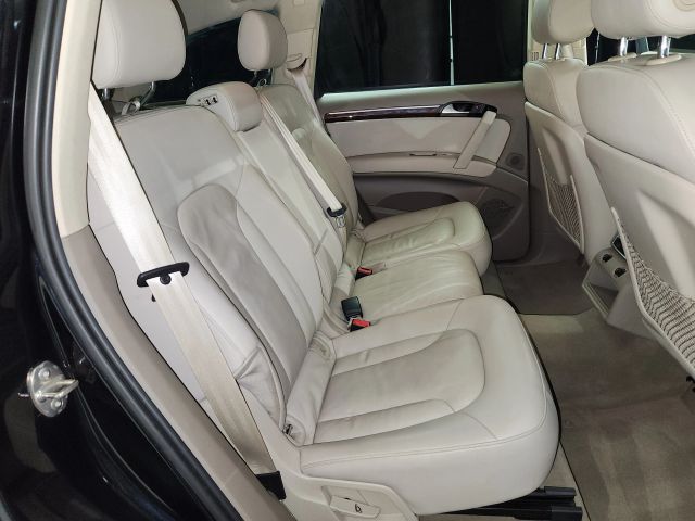 Vehicle image 14 of 33