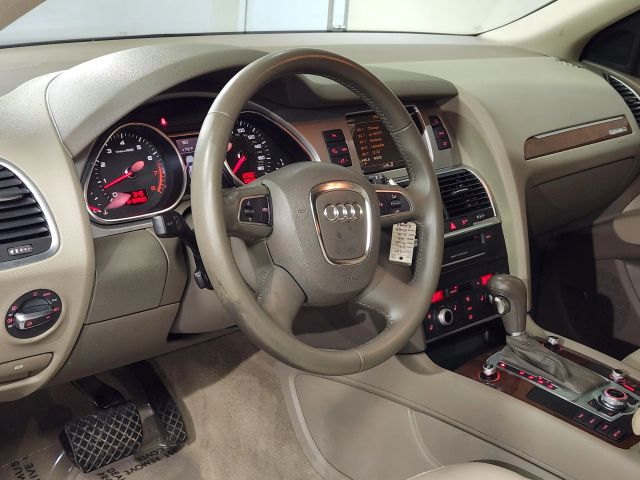 Vehicle image 20 of 33