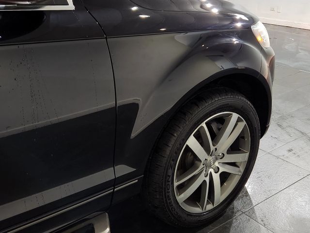 Vehicle image 10 of 33