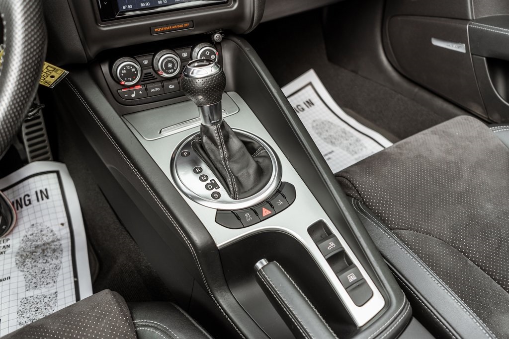 Vehicle image 25 of 38