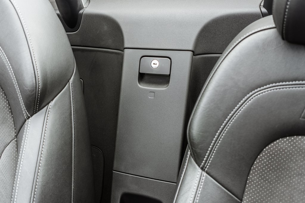 Vehicle image 34 of 38