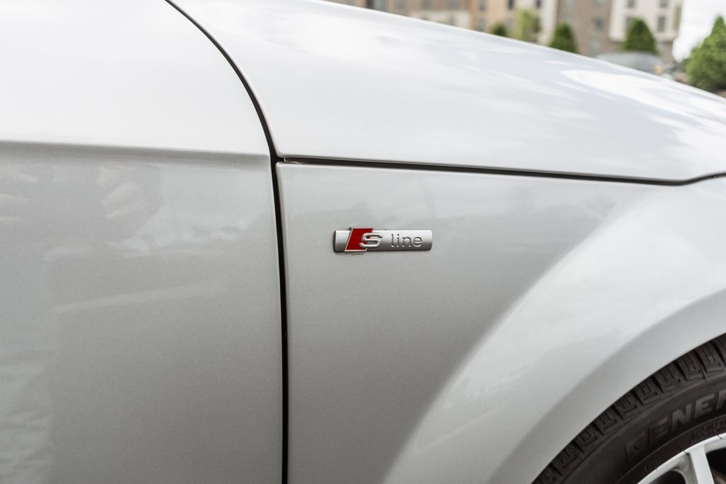 Vehicle image 9 of 38