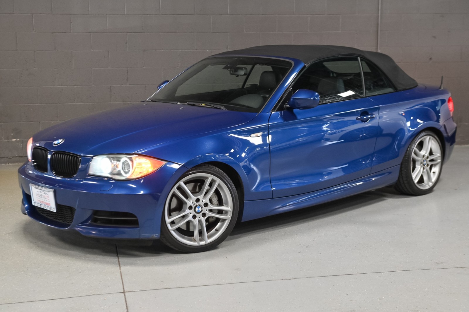 2011 BMW 1 Series 135i Image 1 of 50
