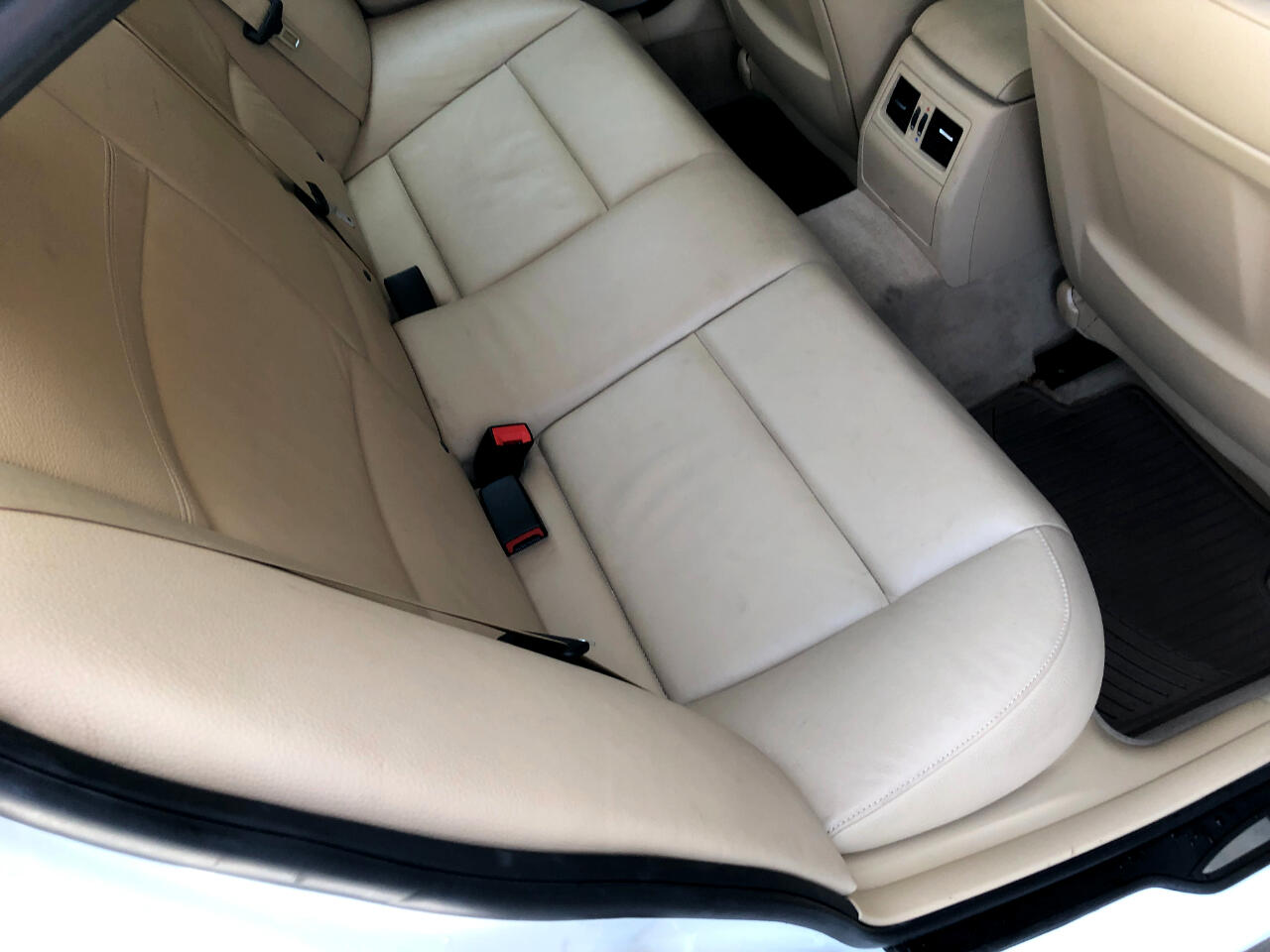 Vehicle image 24 of 27