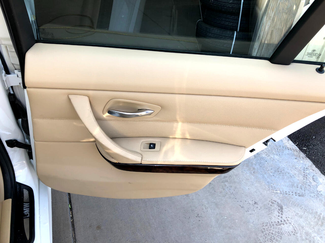Vehicle image 23 of 27