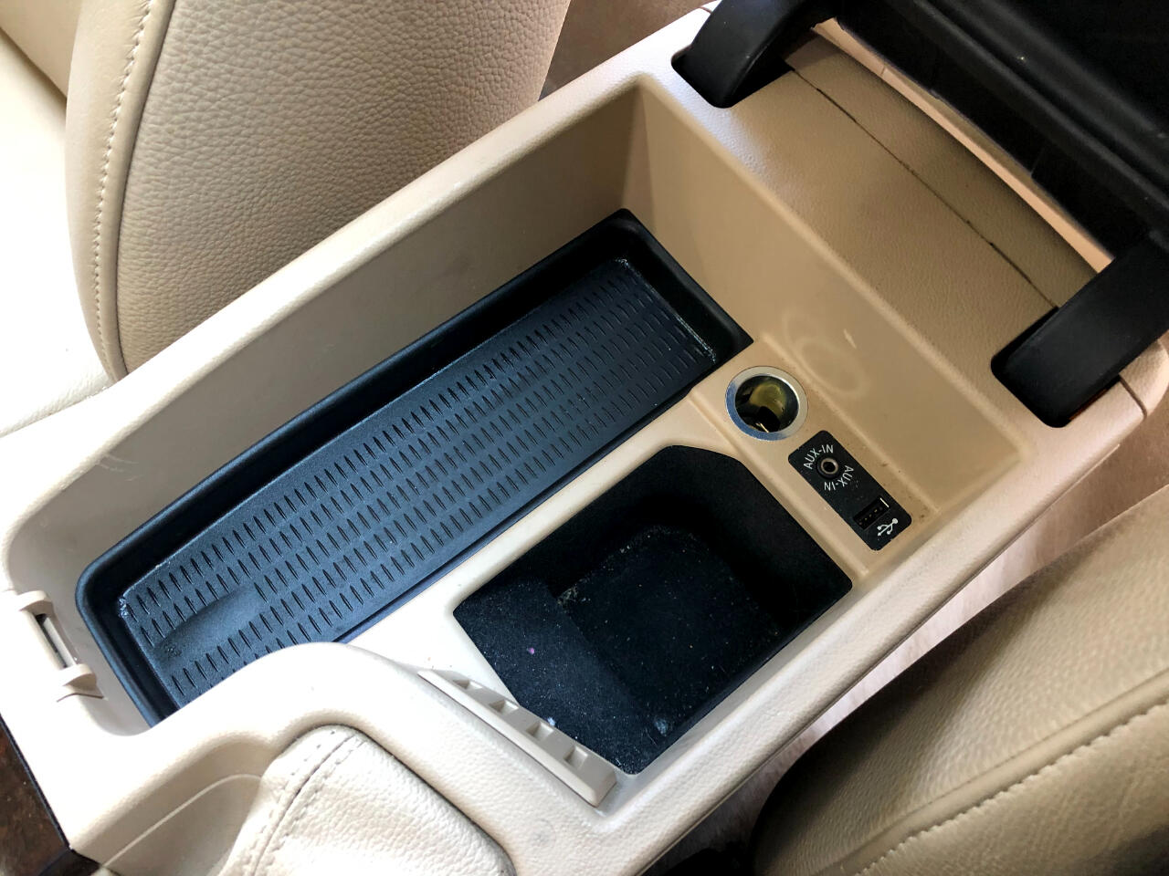 Vehicle image 19 of 27