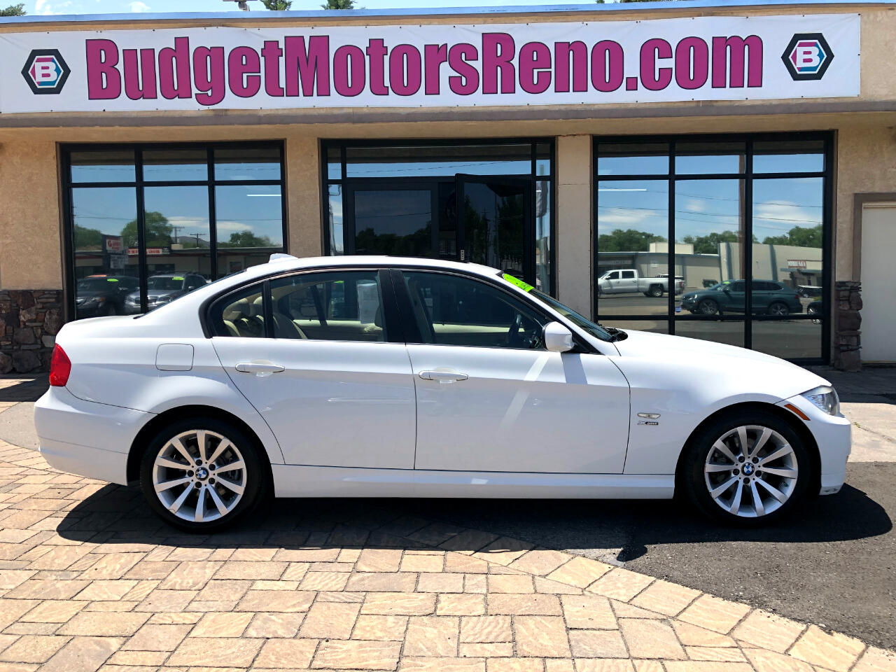 Vehicle image 4 of 27