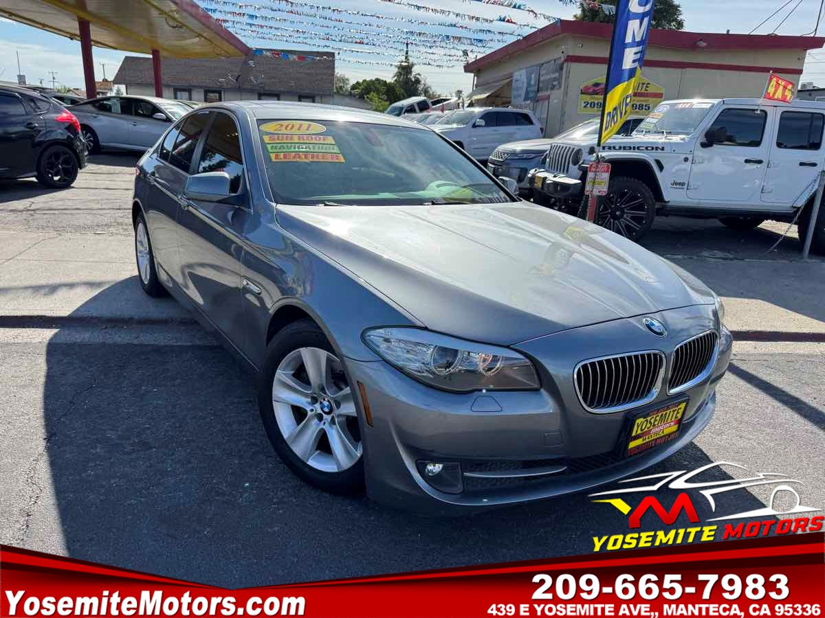 2011 BMW 5 Series 528i Image 2 of 14