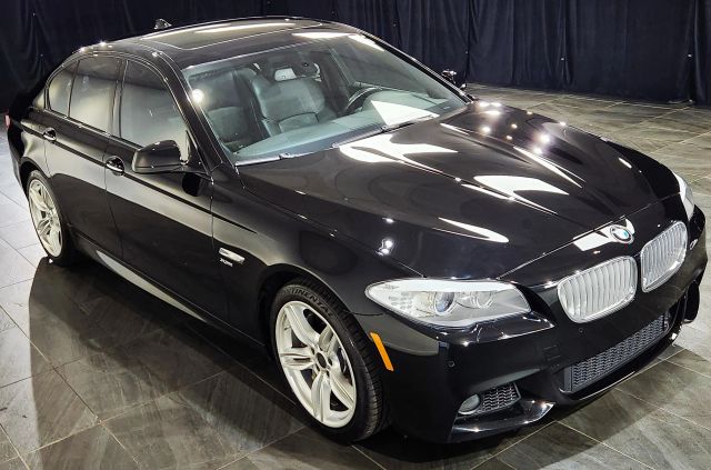 2011 BMW 5 Series 550i xDrive Image 3 of 31