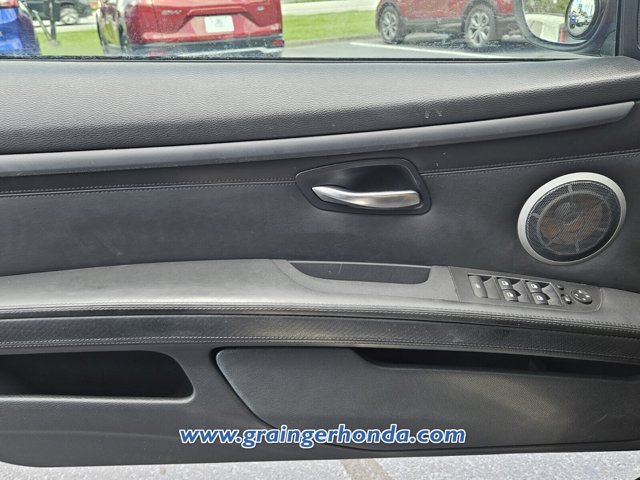 Vehicle image 19 of 22