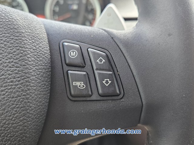 Vehicle image 16 of 22