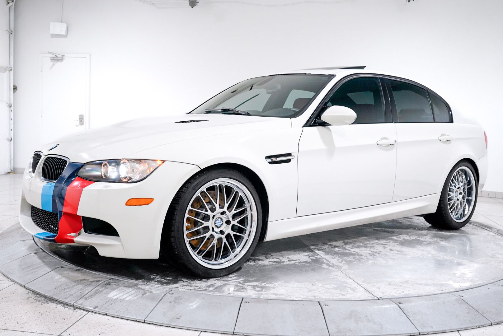 2011 BMW M3 Base Image 2 of 68