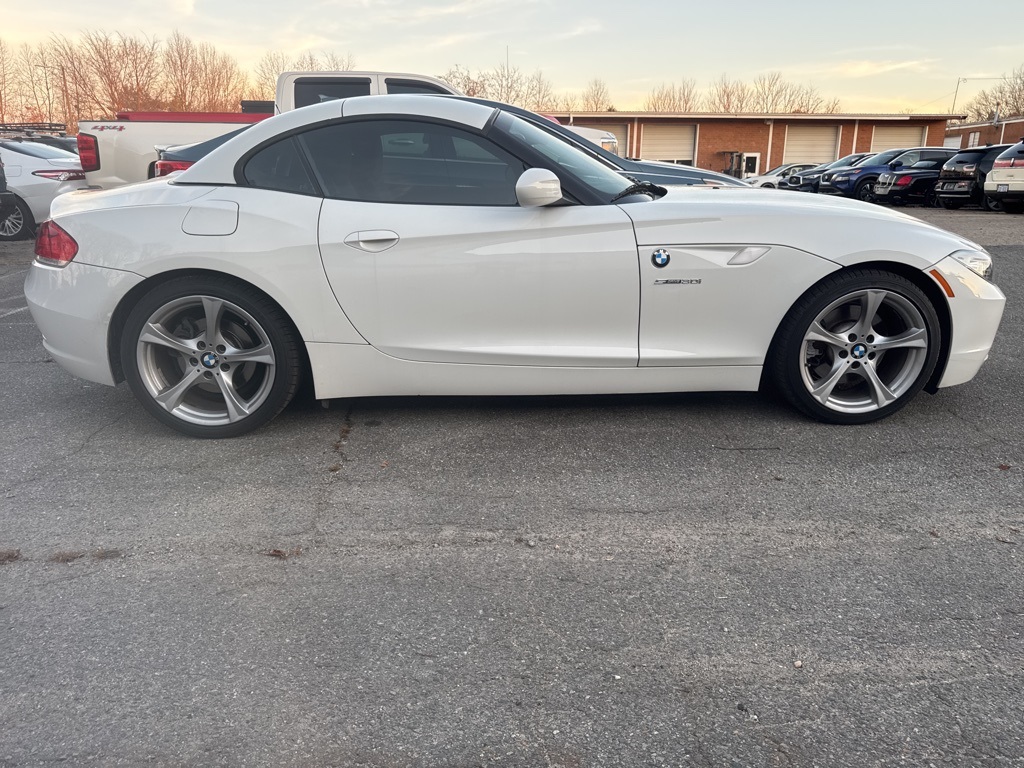 2011 BMW Z4 sDrive30i Image 7 of 13