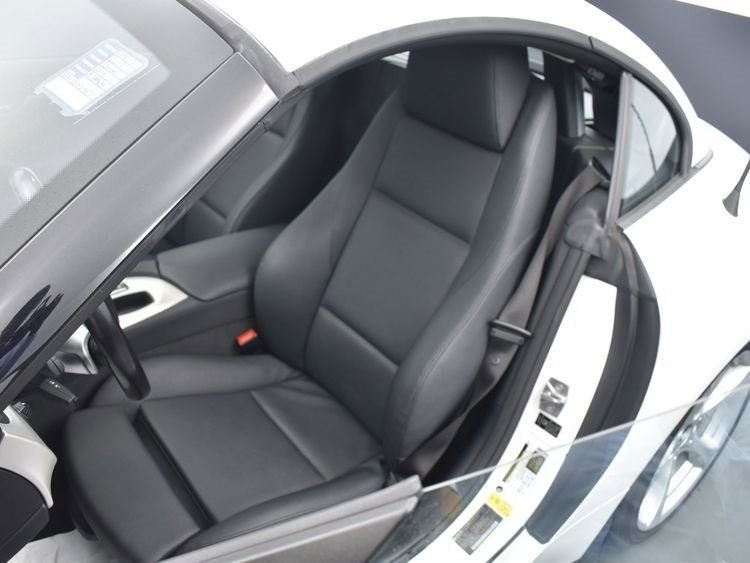 2011 BMW Z4 sDrive30i Image 13 of 13