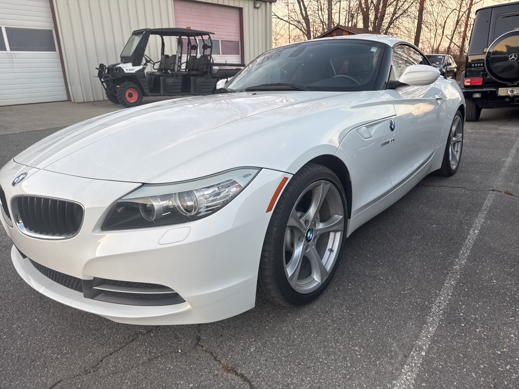 2011 BMW Z4 sDrive30i Image 1 of 13