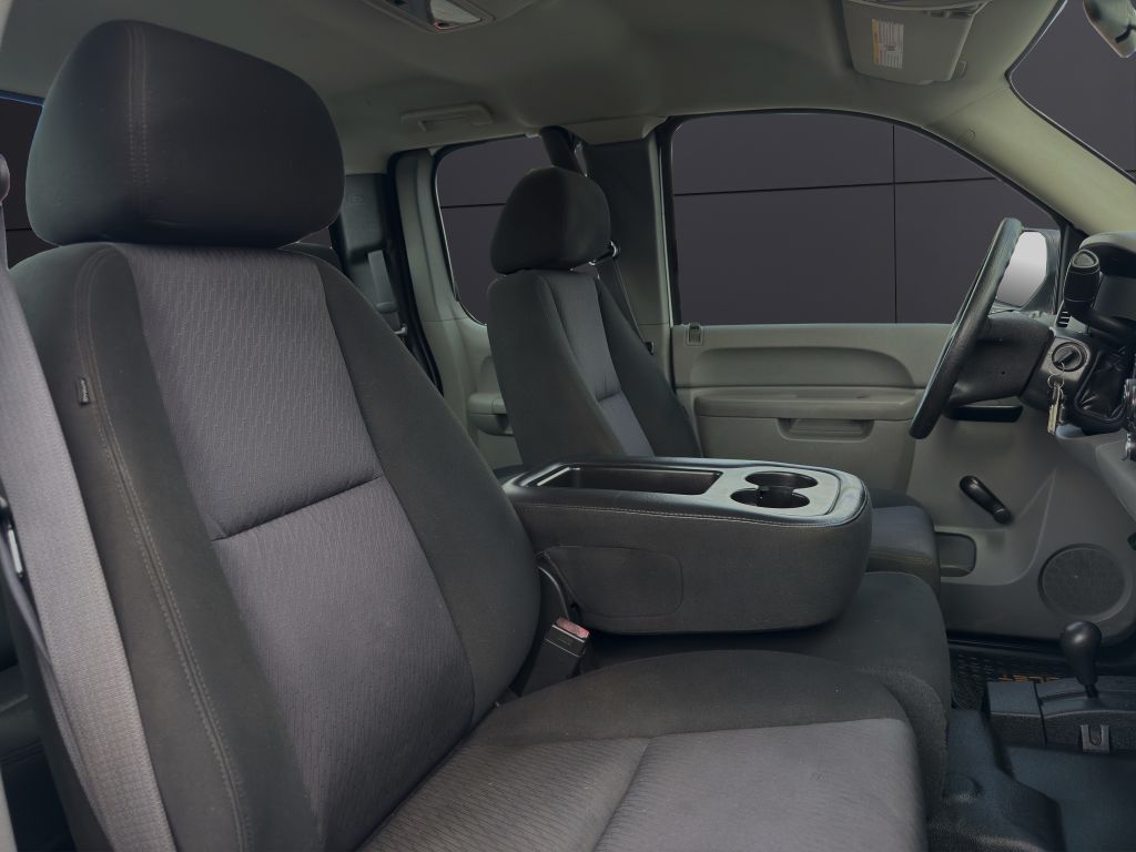 Vehicle image 9 of 16