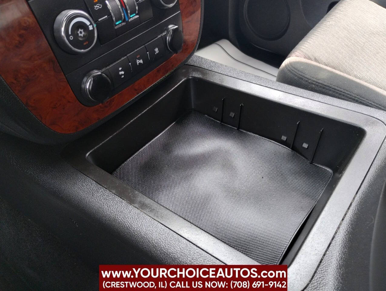 Vehicle image 27 of 34