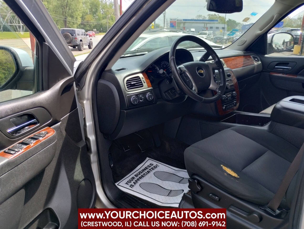 Vehicle image 17 of 34