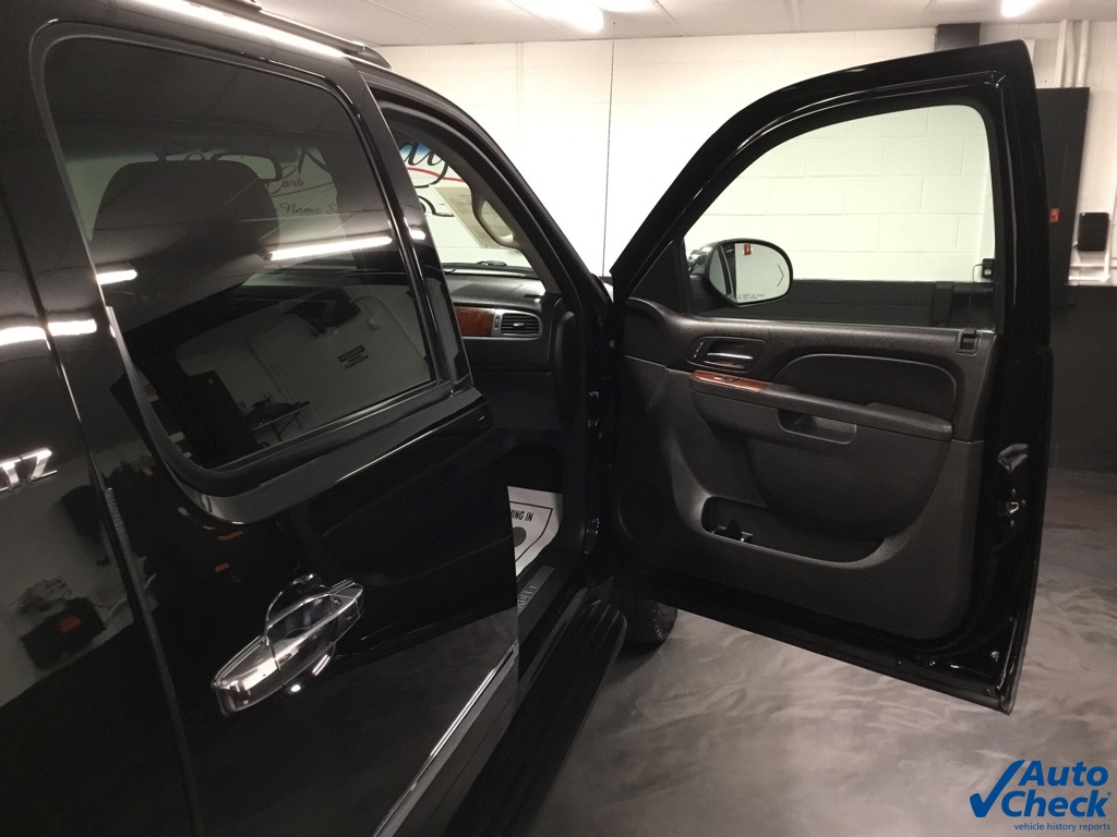 Vehicle image 43 of 66