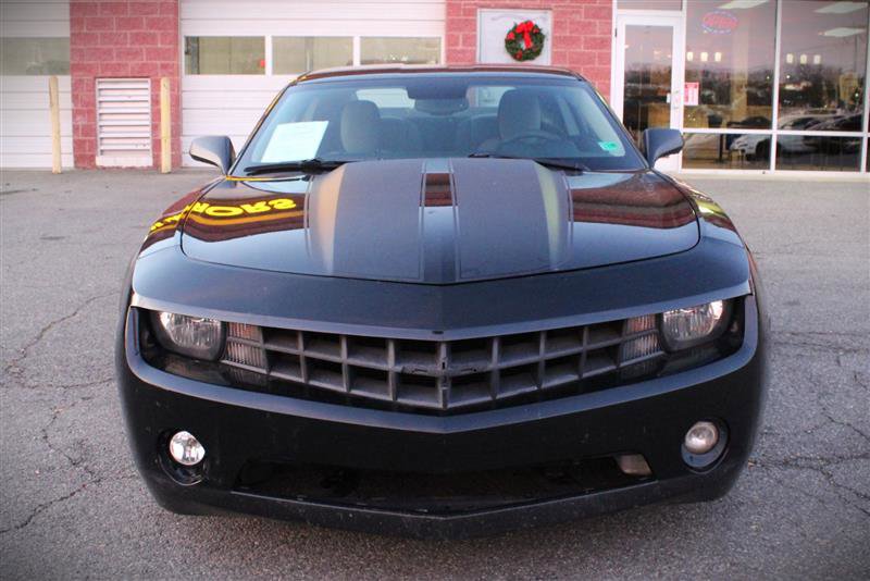 2011 Chevrolet Camaro 1LT Image 2 of 19