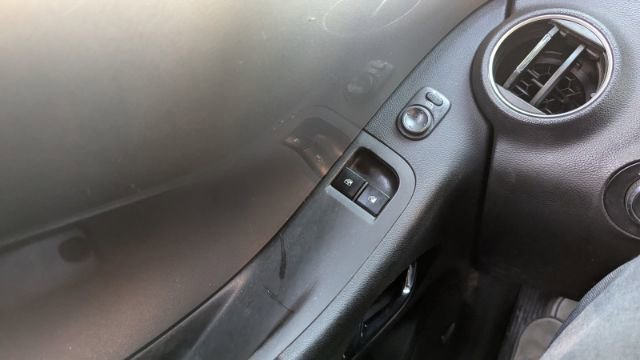 Vehicle image 27 of 35