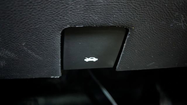 Vehicle image 29 of 35