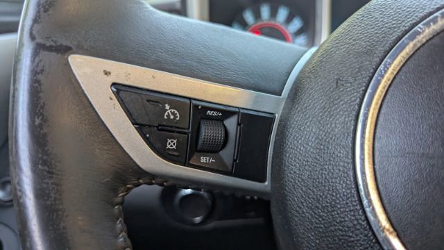 Vehicle image 33 of 35
