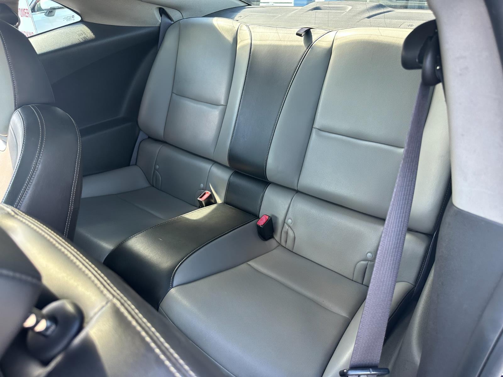 Vehicle image 13 of 21