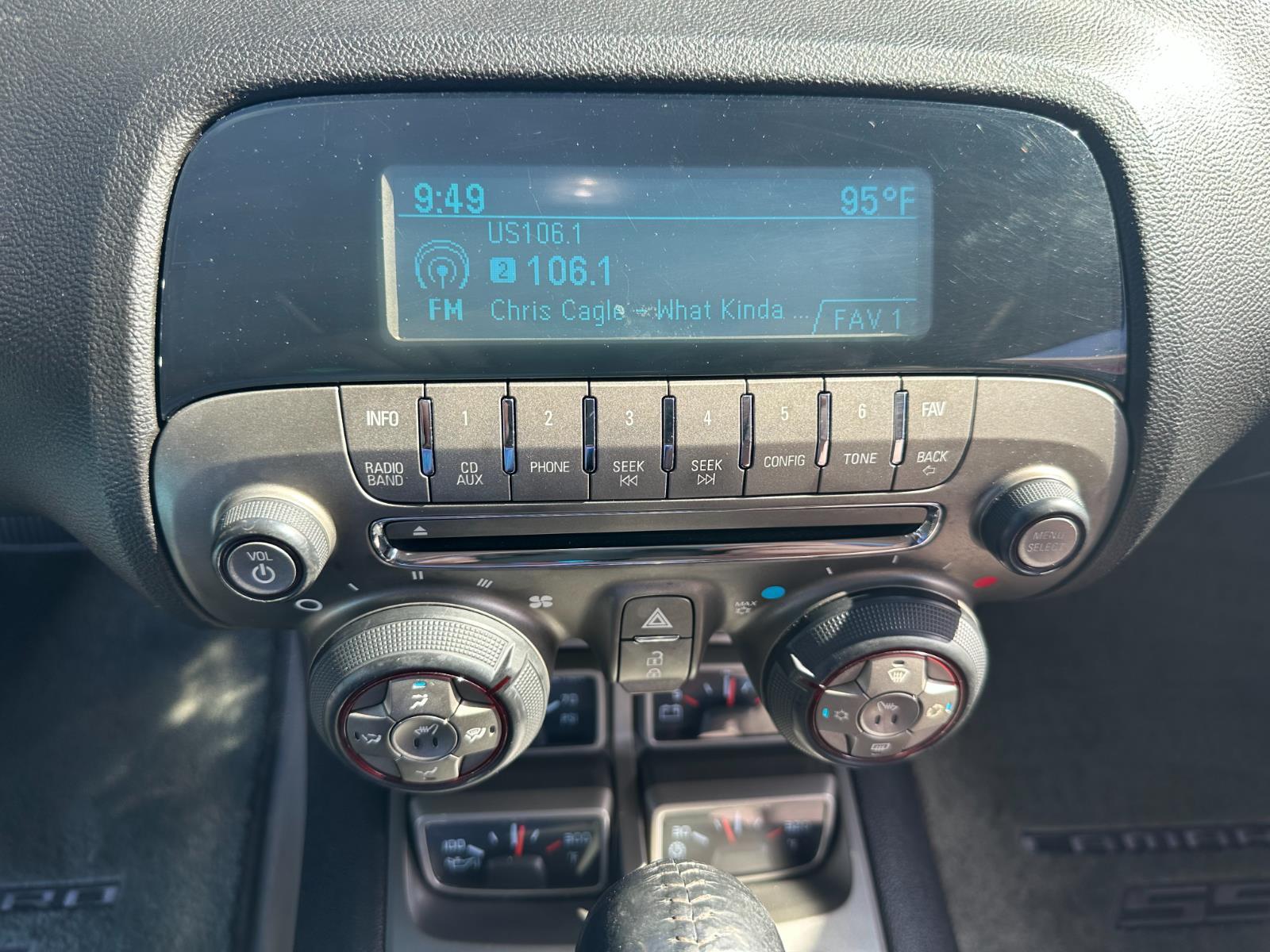 Vehicle image 17 of 21