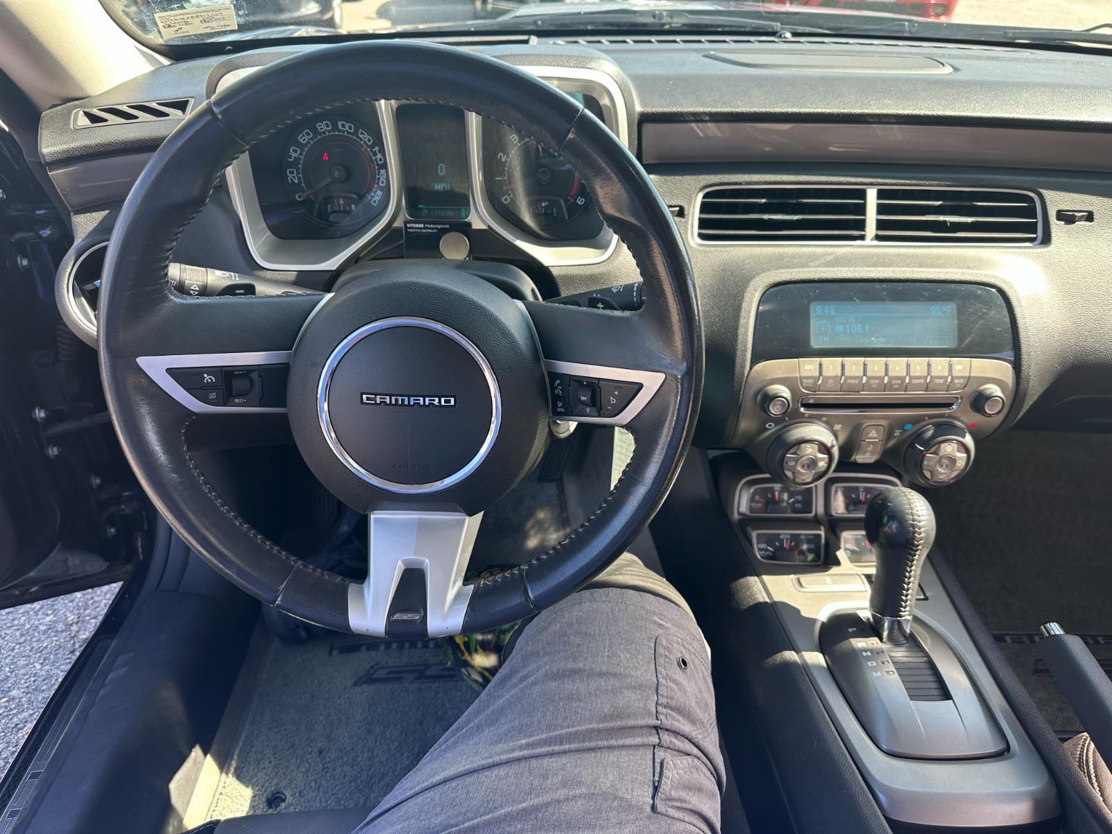Vehicle image 14 of 21