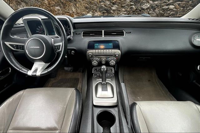 Vehicle image 15 of 32