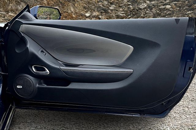 Vehicle image 26 of 32