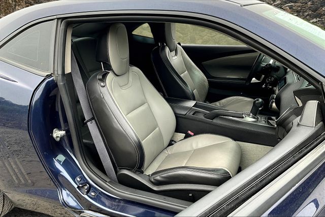 Vehicle image 10 of 32