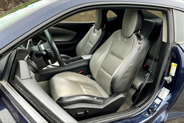 Vehicle image 11 of 32
