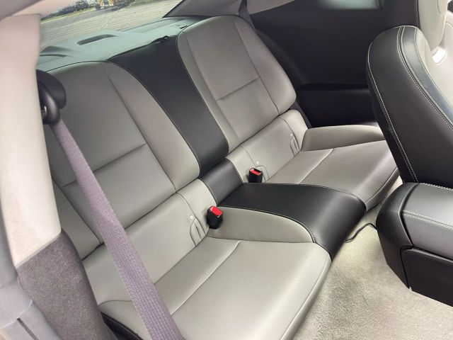 Vehicle image 19 of 23