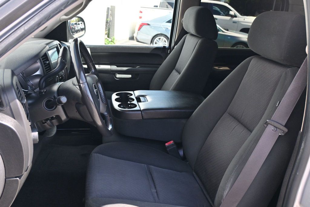 Vehicle image 9 of 11