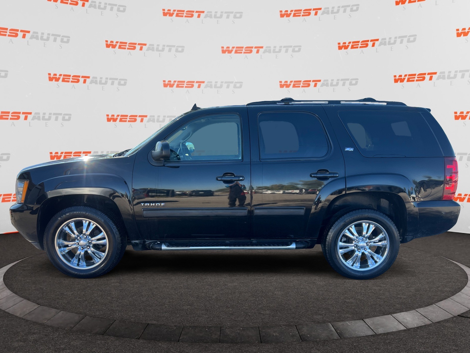 2011 Chevrolet Tahoe LT Image 8 of 42