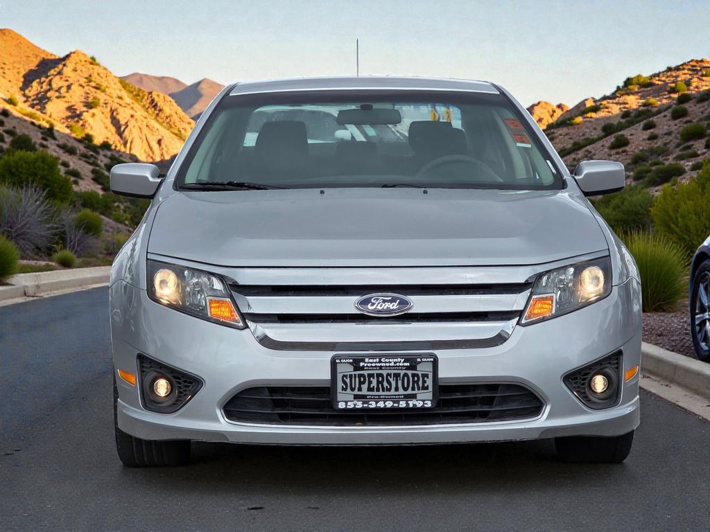 2011 Ford Fusion SE Image 3 of 38