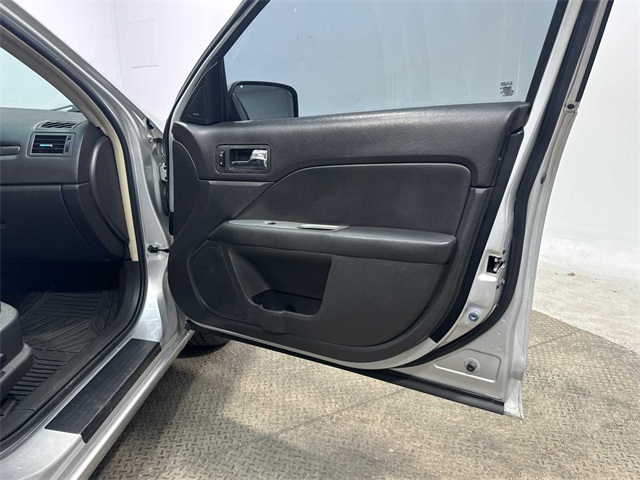 2011 Ford Fusion SEL Image 28 of 30