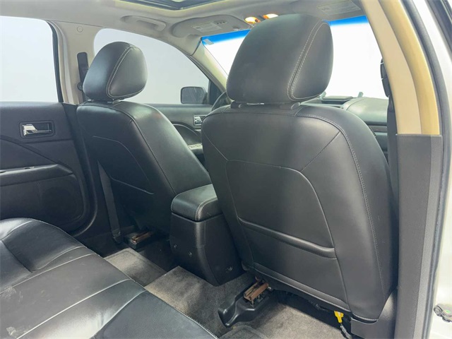 2011 Ford Fusion SEL Image 9 of 30