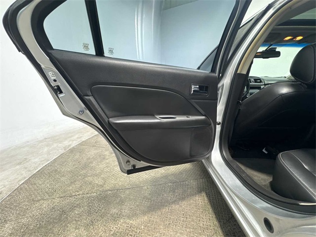 2011 Ford Fusion SEL Image 25 of 30
