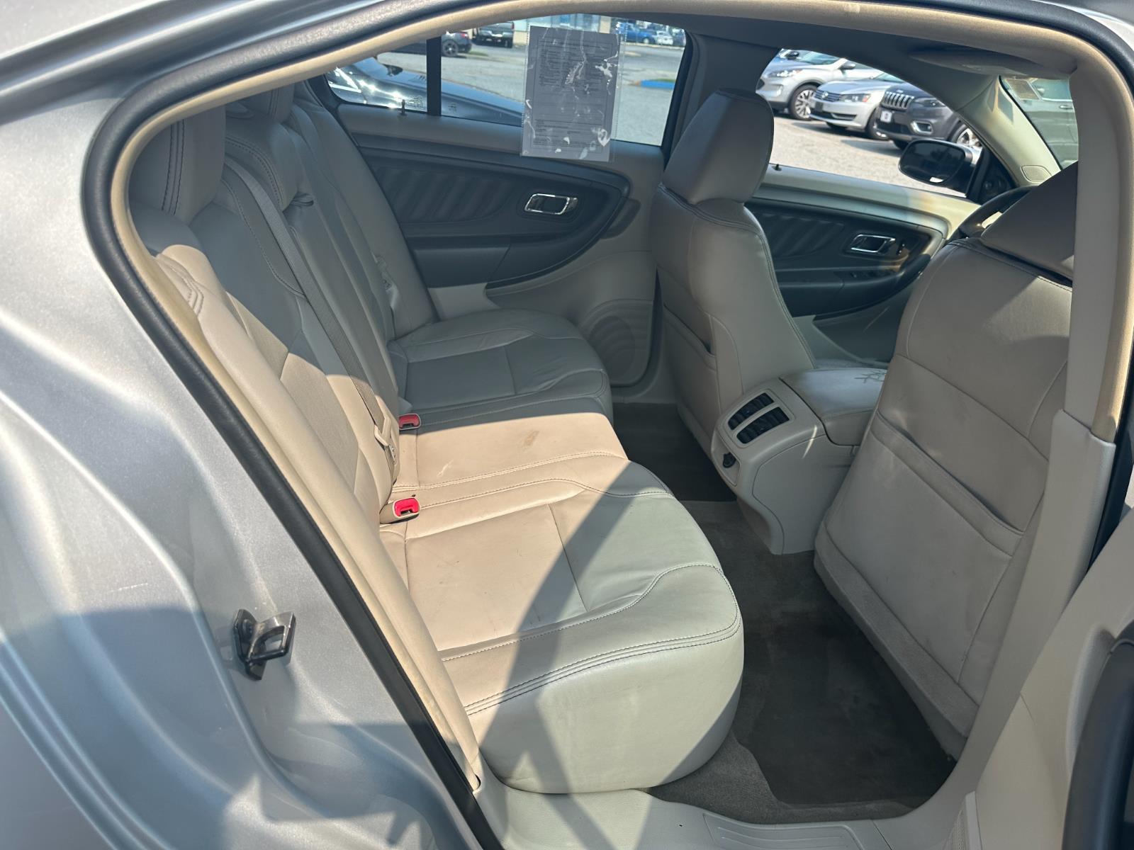 Vehicle image 23 of 27