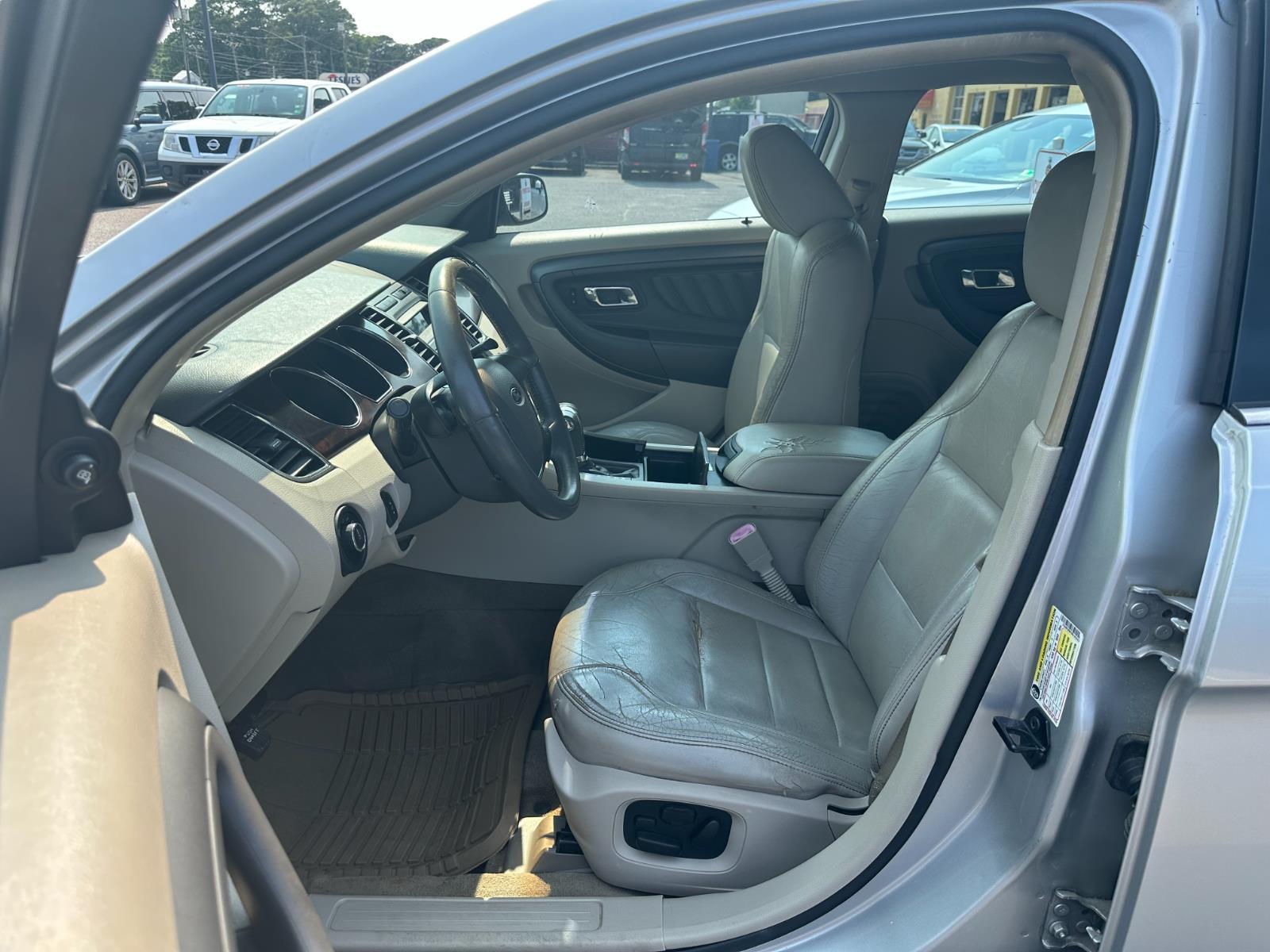 Vehicle image 17 of 27