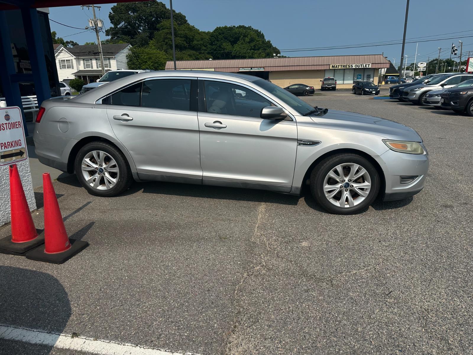 Vehicle image 4 of 27