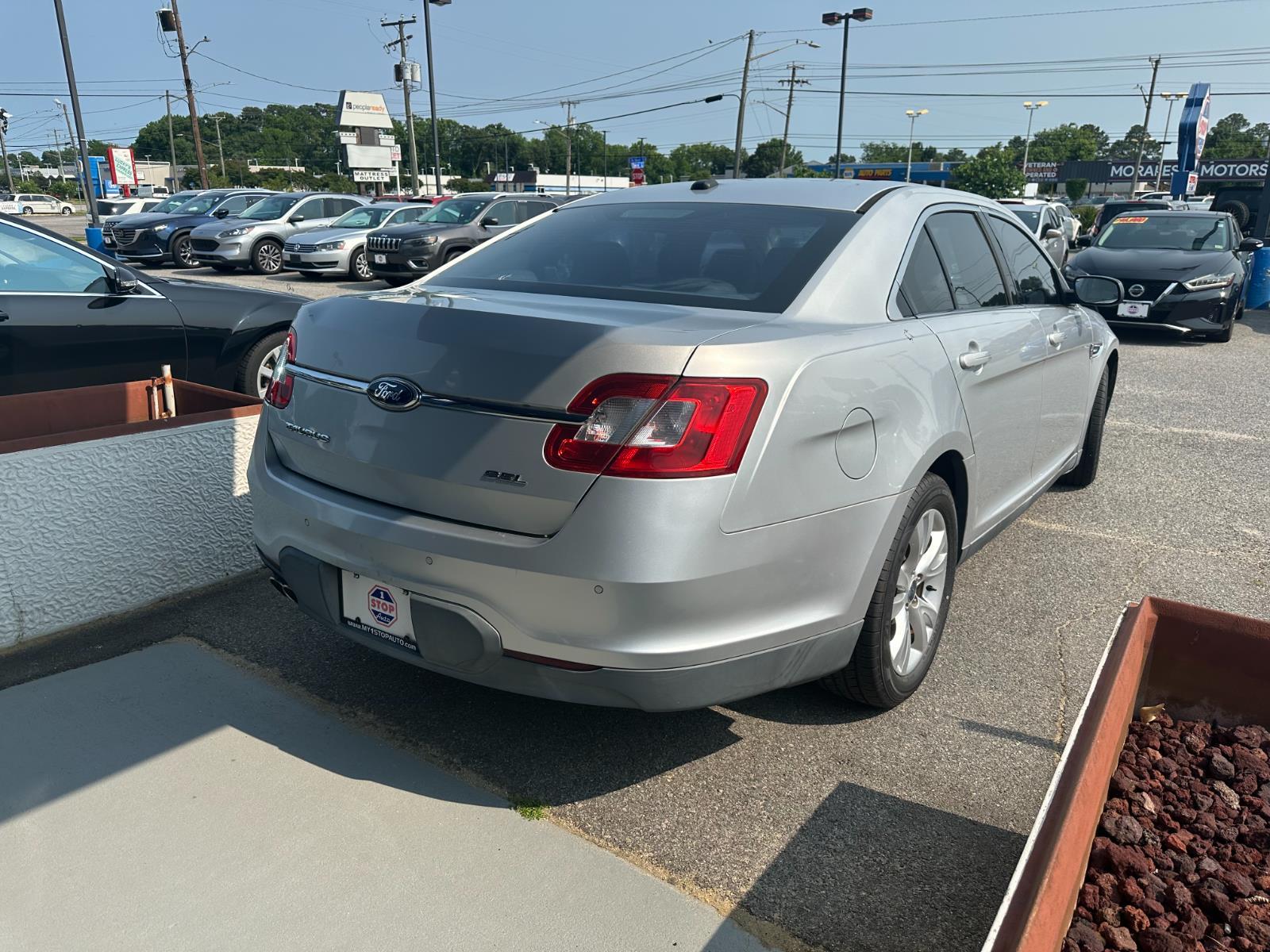 Vehicle image 6 of 27