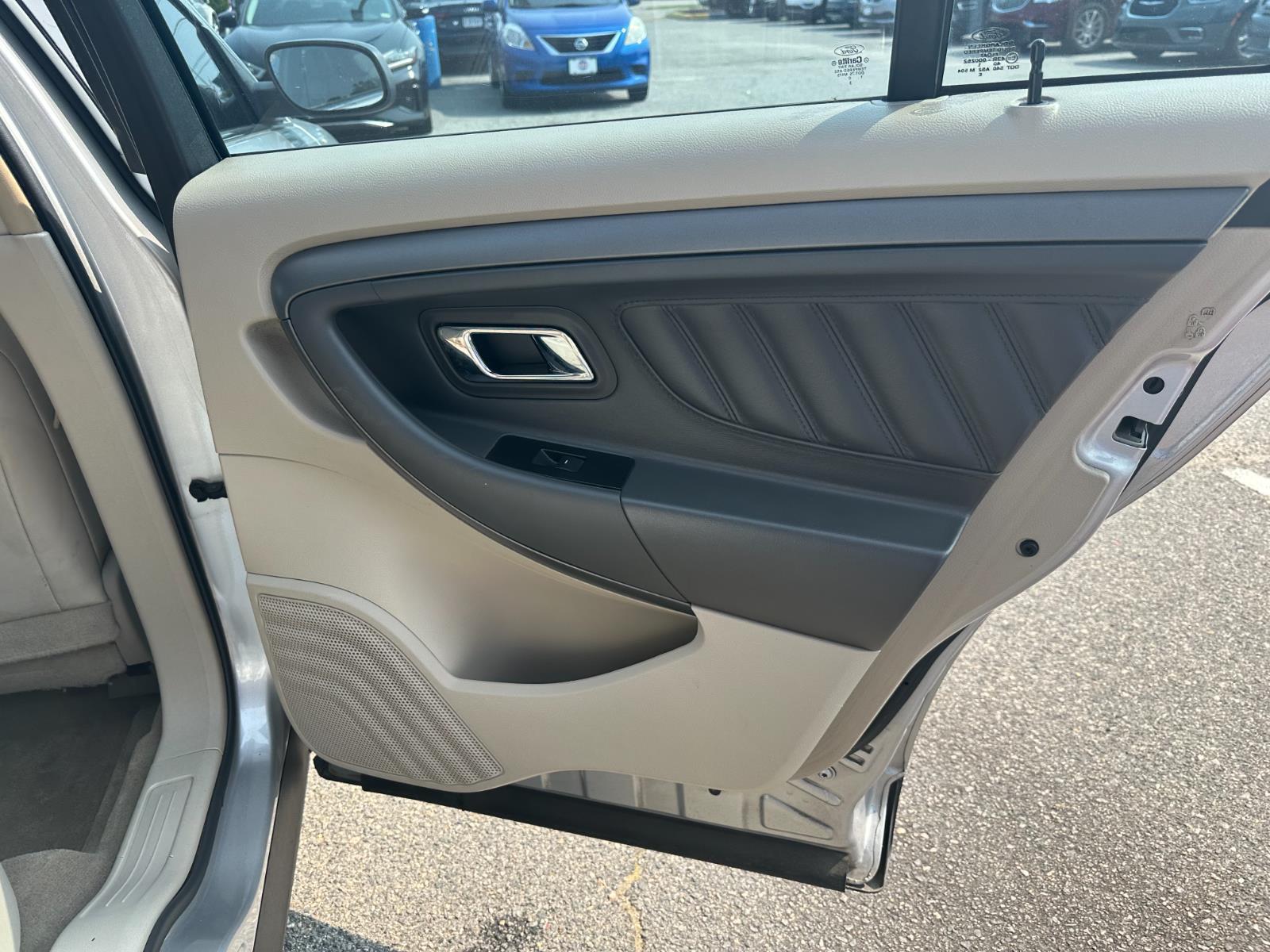Vehicle image 22 of 27