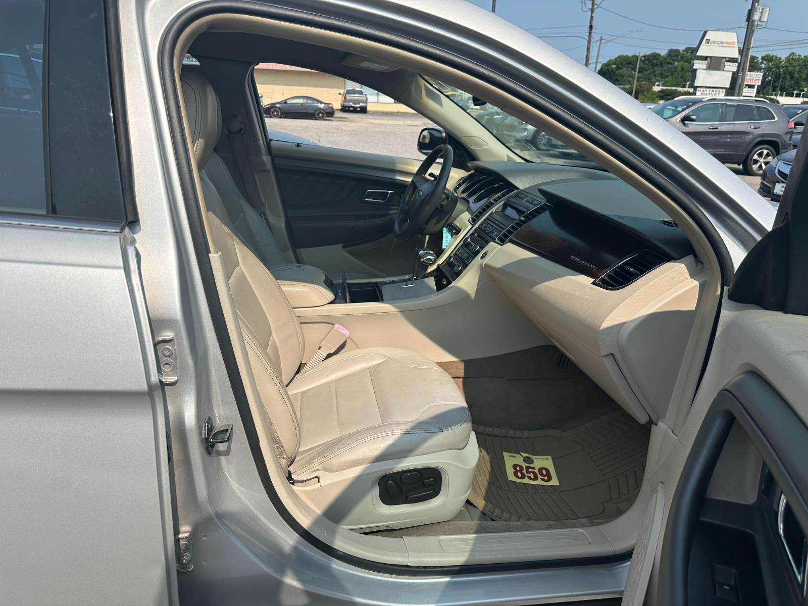 Vehicle image 26 of 27