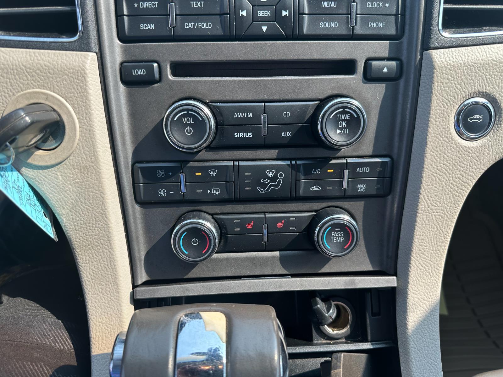 Vehicle image 14 of 27