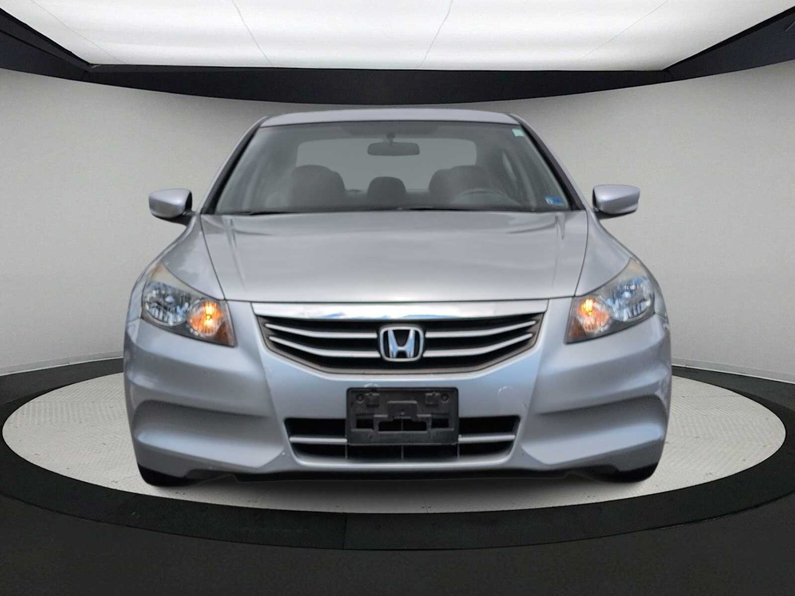 2011 Honda Accord LX Image 3 of 30