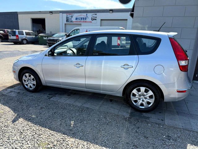 2011 Hyundai Elantra Touring GLS Image 9 of 20